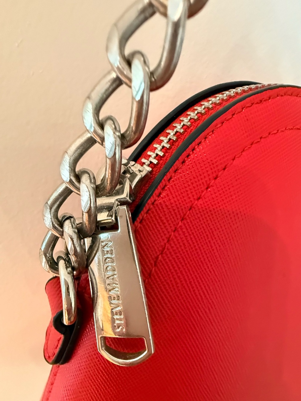Steve Madden Red Saffiano Crossbody with Silver Chain - Picture 4 of 9
